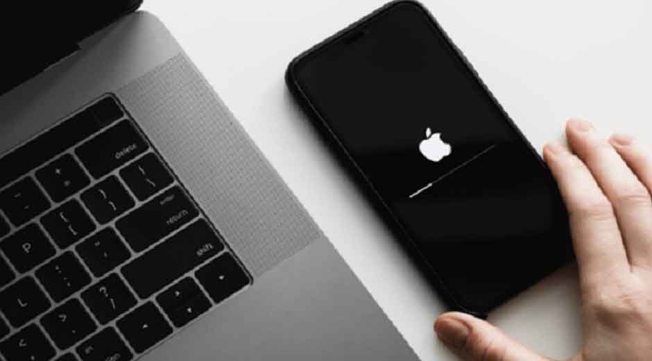 Common iPhone and MacBook Issues and the Best Ways to Fix Them