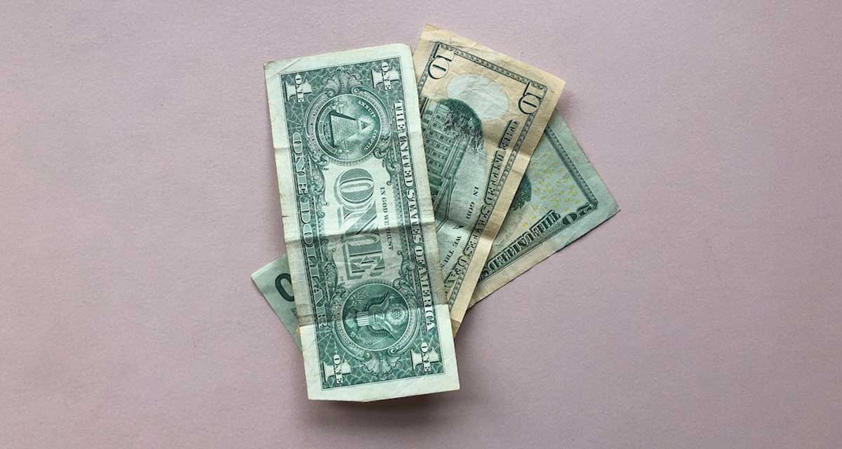 Cost-Benefit-Analysis-of-Hiring-a-Professional-Plumber-vs-DIY-Fixes