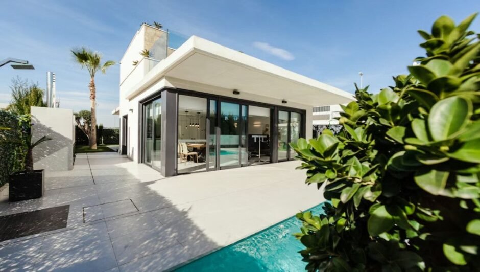 understanding-the-unique-risks-of-luxury-home-reno-1