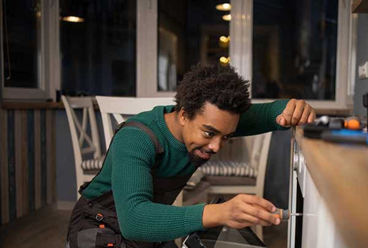 Most Homeowners in Chicago Get Wrong About Hiring a Handyman