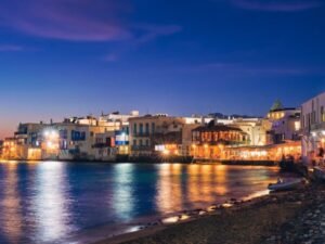 Super Paradise Nightlife and Where to Sleep After