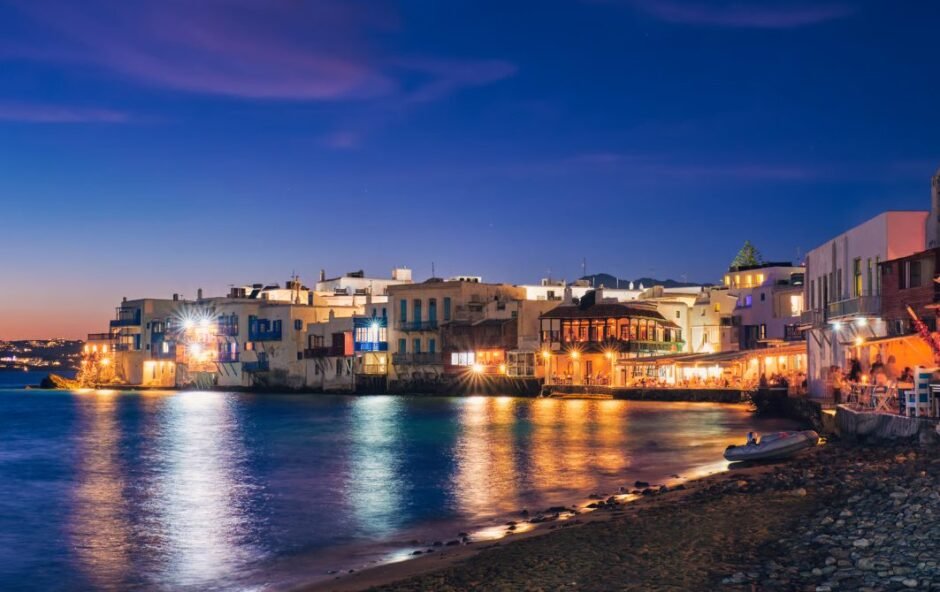 Super Paradise Nightlife and Where to Sleep After